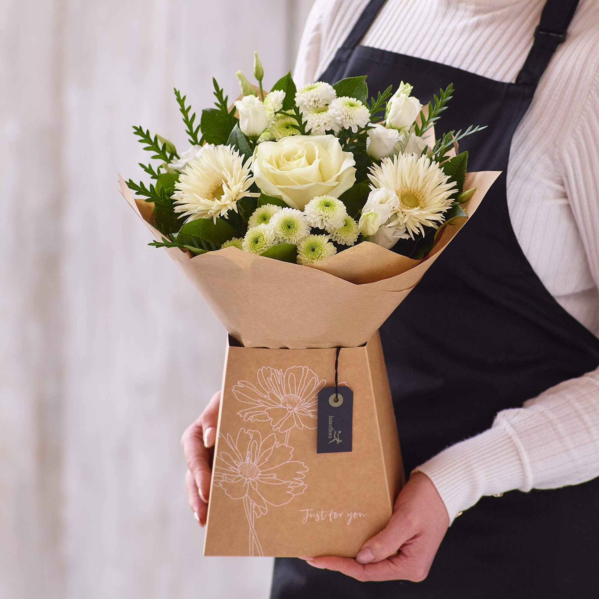 Neutral Fresh Flower Gift Box