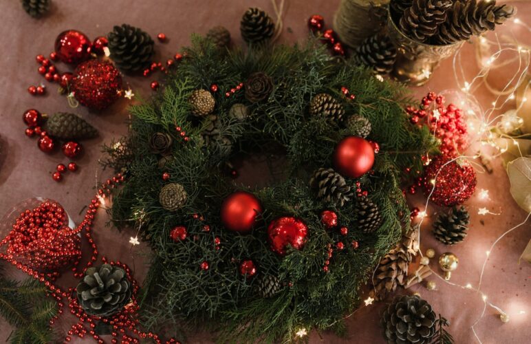 Easy-To-Make Christmas Wreaths You Can Add to Your Decor