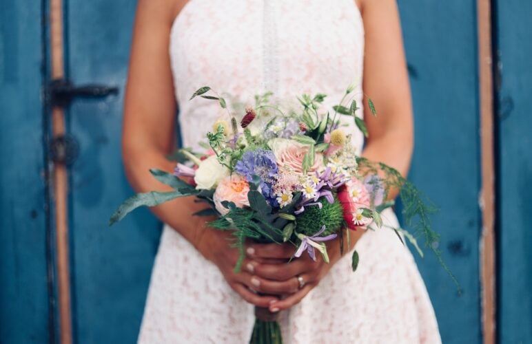 5 Common Flowers Used in Weddings and the Meanings Behind