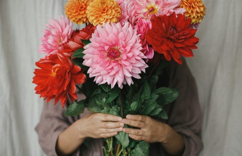 Latest Flower Arrangement Tips & Trends for 2024