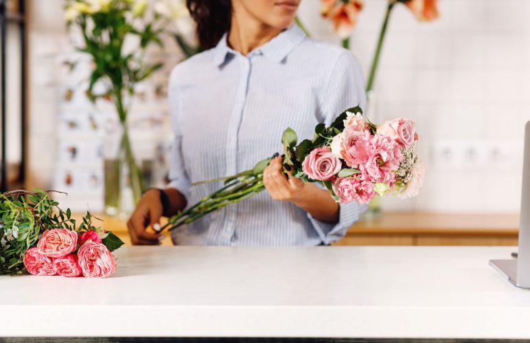 Harmonise Your Space with Feng Shui: A Guide to Integrating Flowers & Plants
