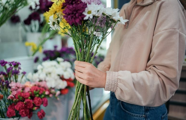 Budget-Friendly Summer Flowers to Brighten Your Nottingham Home